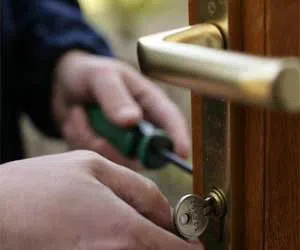 Lock Safe Services Tampa, FL 813-703-8703 - lock-change